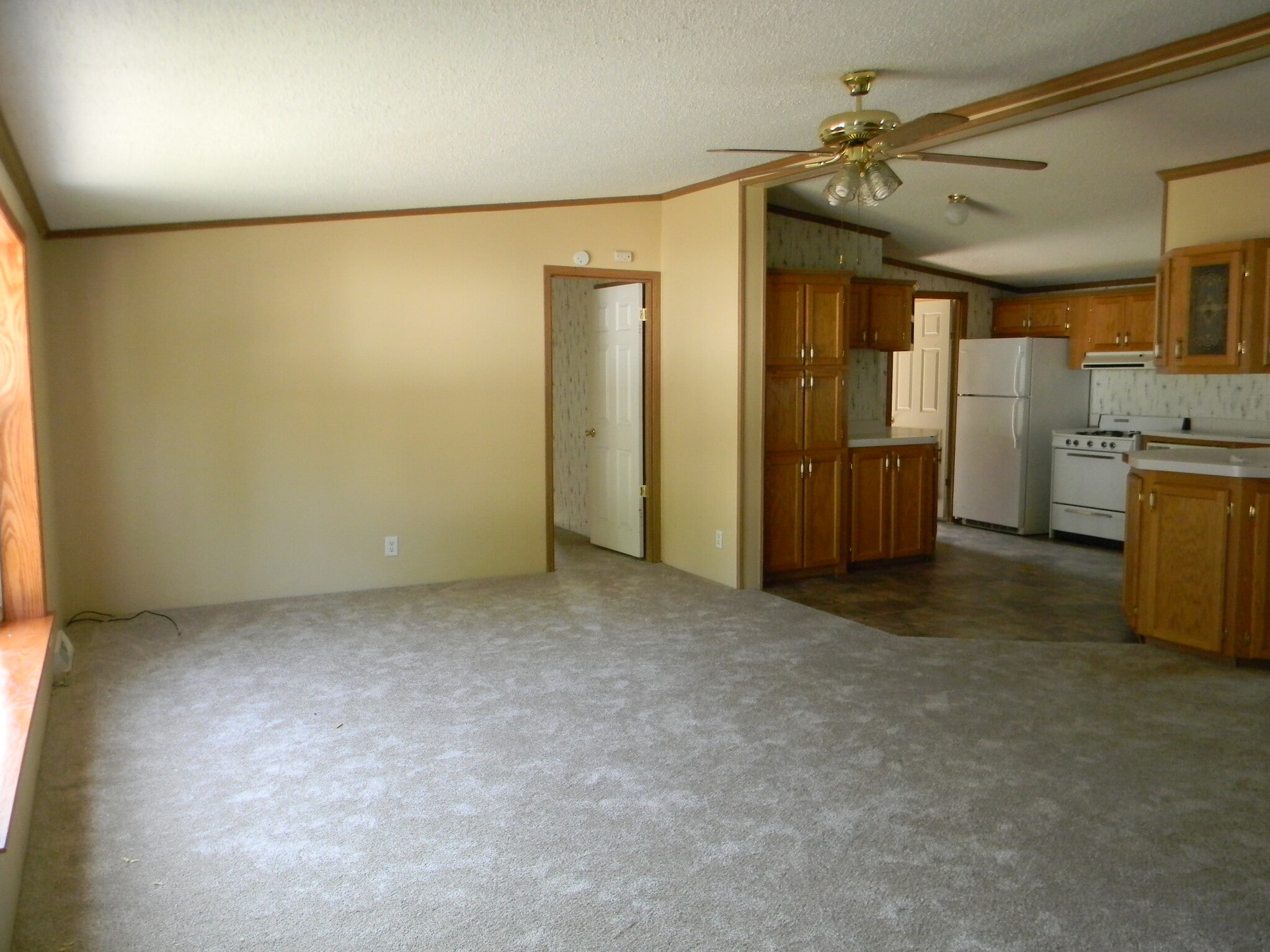 Building Photo - 72 Jenni Ln