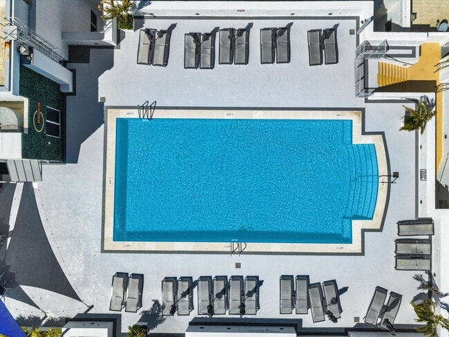 Building Photo - 1830 Radius Dr