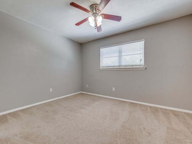 Building Photo - Inwood and Lemmon area, 1 Bedroom, 1 Bath ...