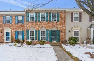 Building Photo - 1407 Doolittle Dr