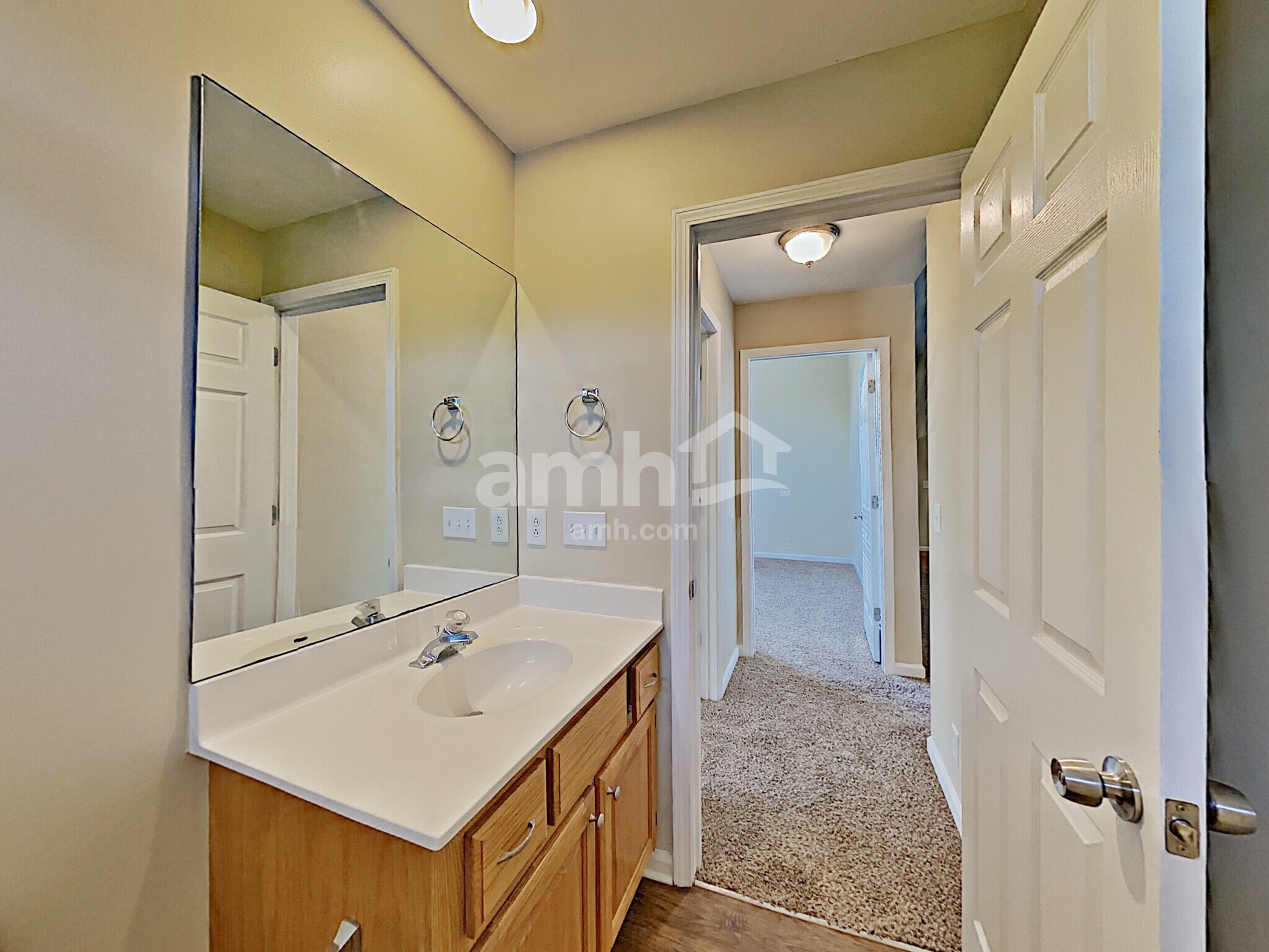 Building Photo - 540 Windy Rd