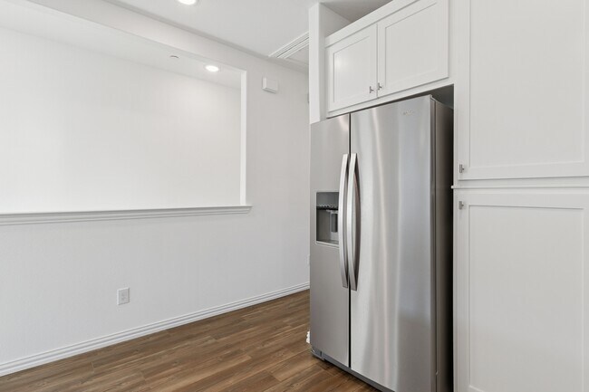 Building Photo - 4703 Kindred St