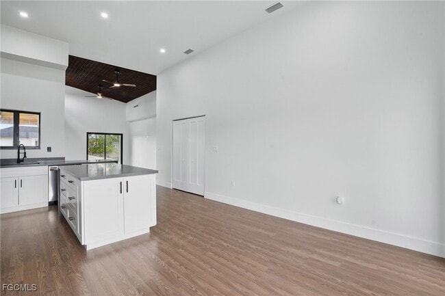 Building Photo - 2815 45th St W