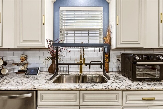 Building Photo - 3715 Avenue O 1/2