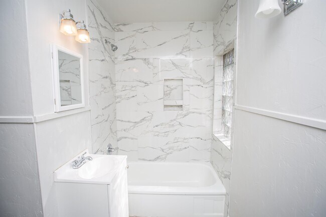 Building Photo - 2408 32nd St