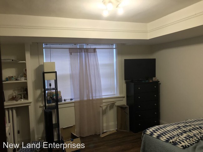 Building Photo - 2735 N Murray Ave