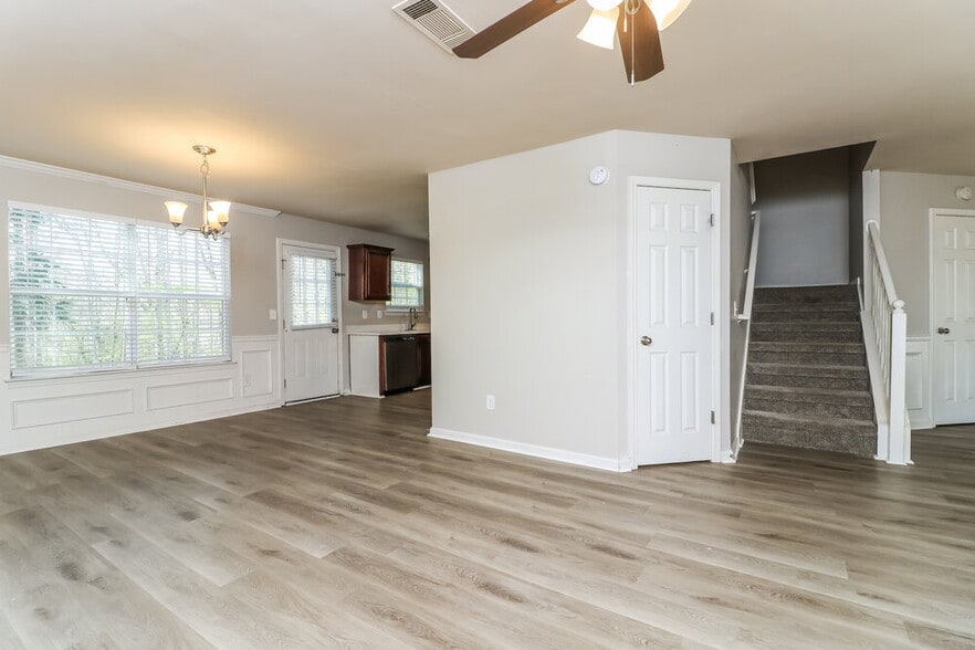 Building Photo - 414 Hidden Creek Ct