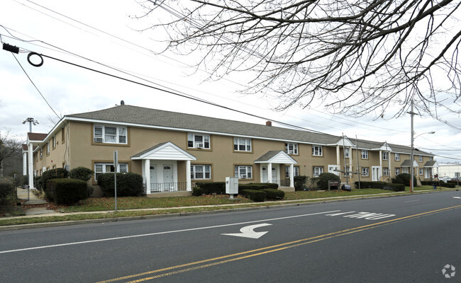 Primary Photo - Rose Gardens Apartments