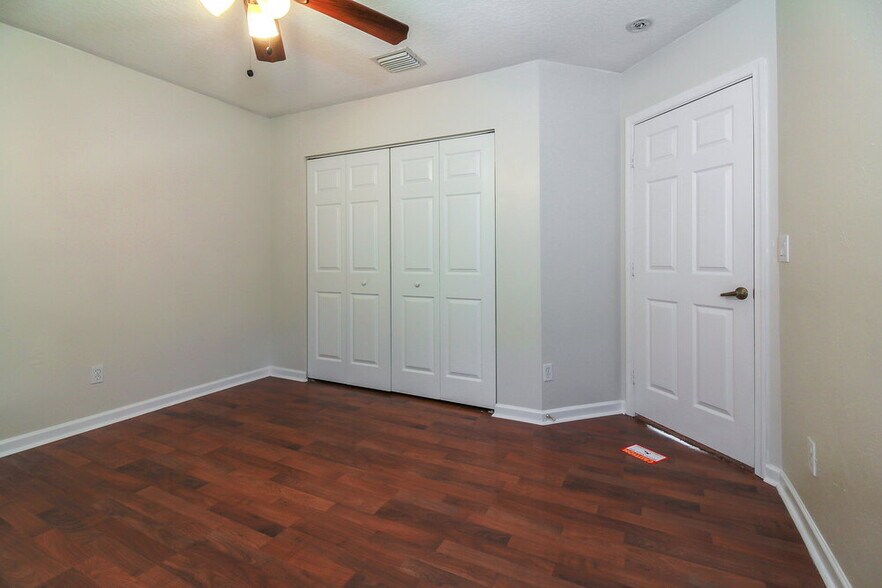 Building Photo - 5419 NW 121st Ave