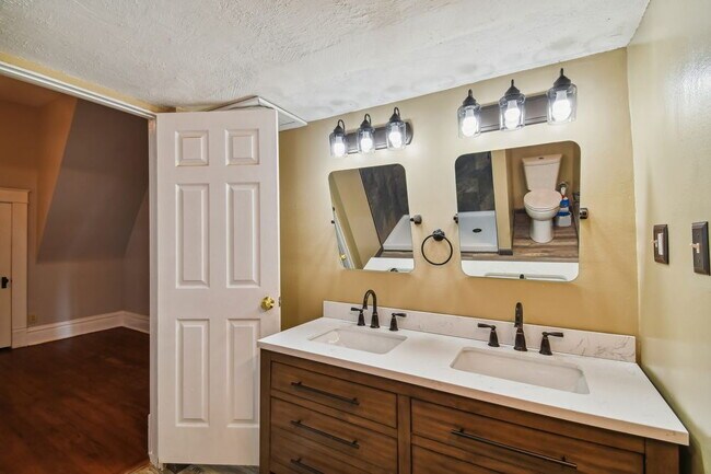 Building Photo - Beautifully restored 4 bedroom home with f...