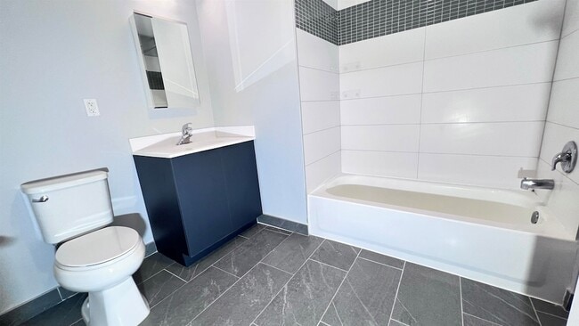 Building Photo - 160 Lafayette St