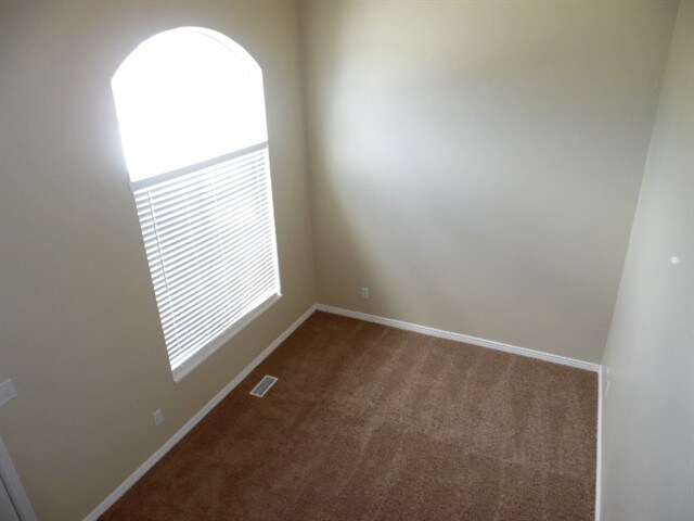 Building Photo - 1654 W 470 S