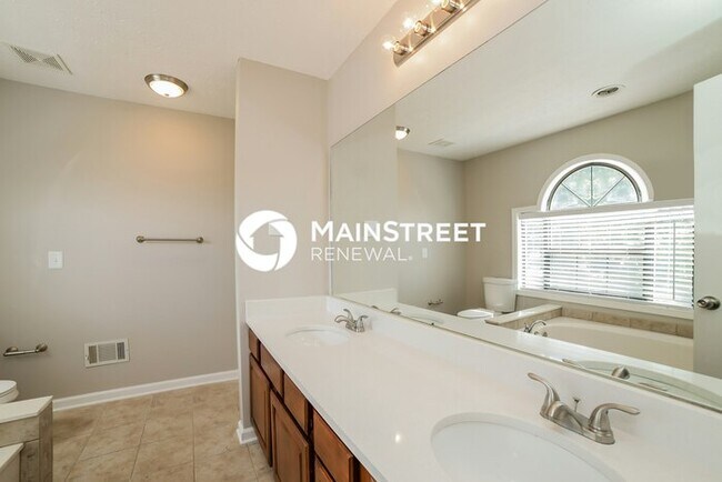 Building Photo - 3 Bedroom Pet-Friendly Home in Atlanta, GA with Main Street Renewal