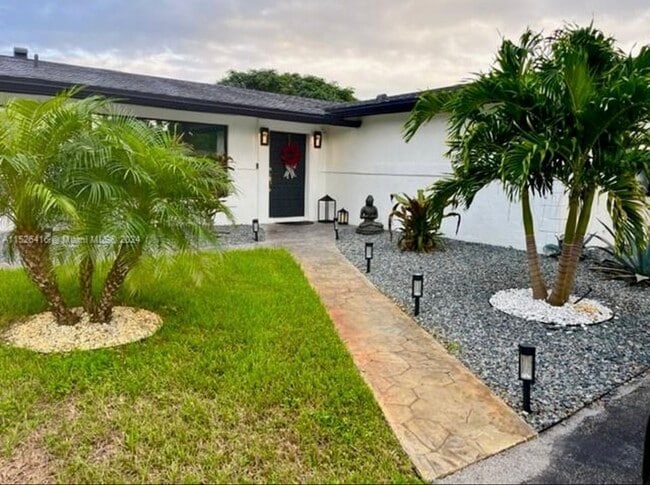 Building Photo - 496 W Melrose Cir