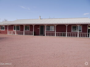 Building Photo - 1004 E Desert Hills Dr