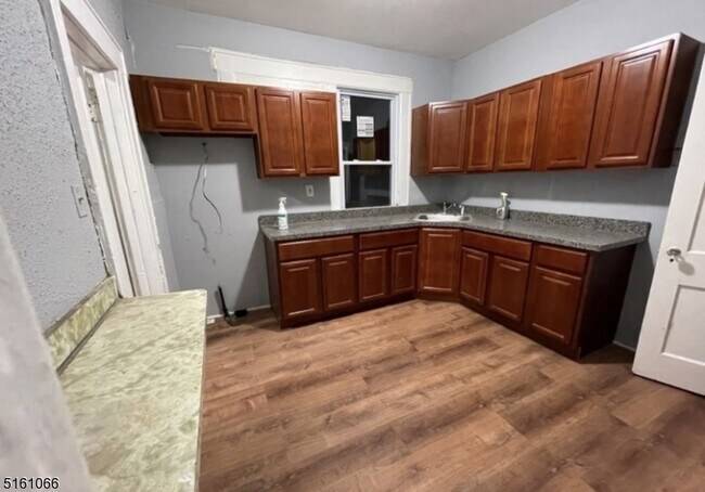 Primary Photo - 238 Custer Ave