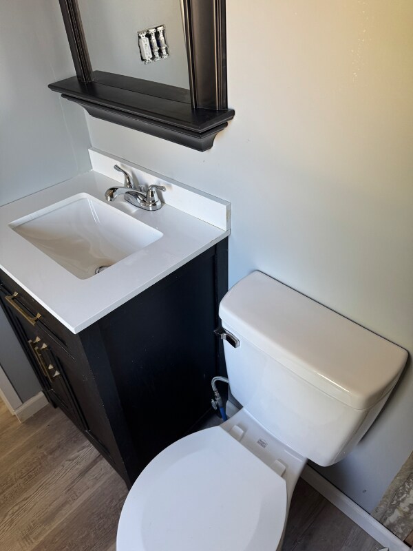 Building Photo - 924 W 49th St