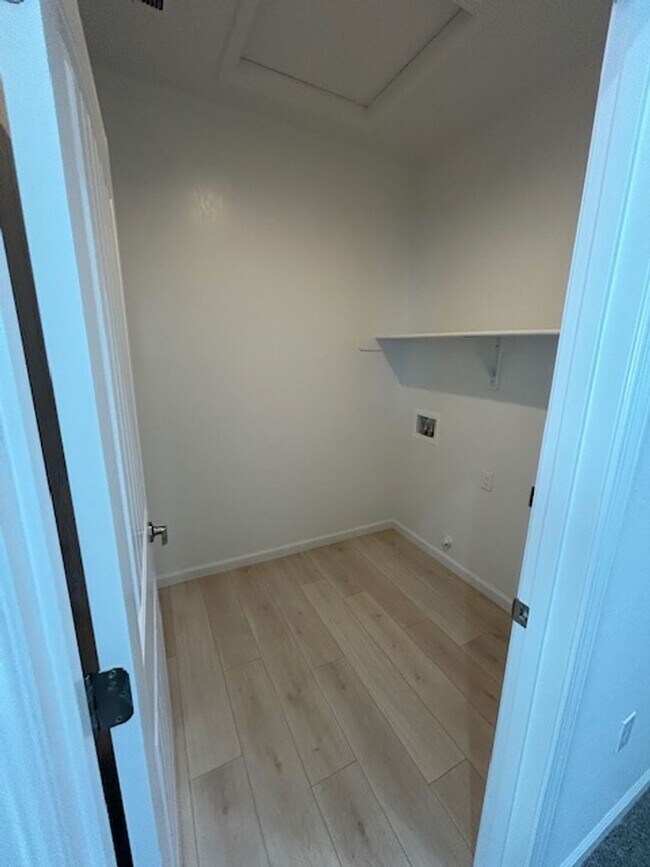Building Photo - Brand new 4 bedroom 3 bathroom with solar ...