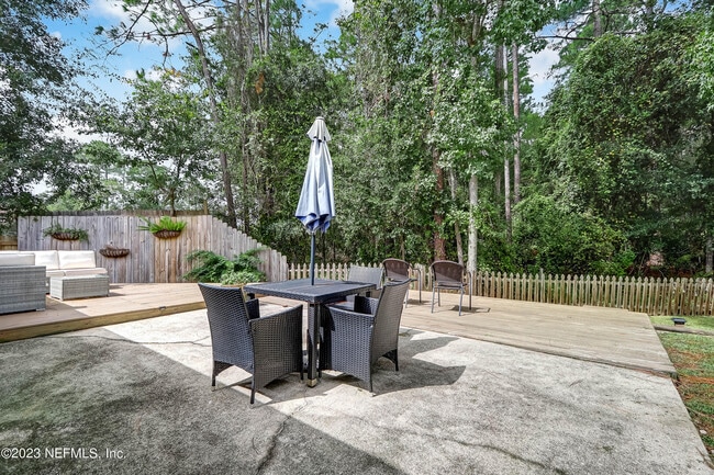 Building Photo - 12004 W Liberty Lake Dr