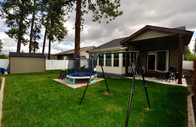 Building Photo - Luxury 3 bed 2 bath Rancher: Miller's Landing