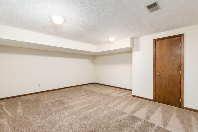 Building Photo - 4847 Dierker Rd