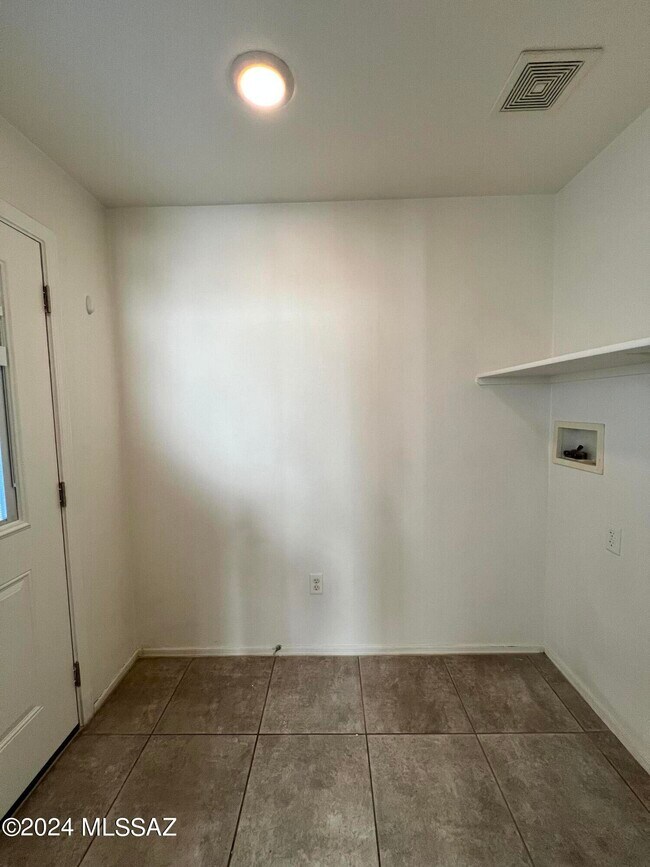 Building Photo - 4166 N Fortune Loop