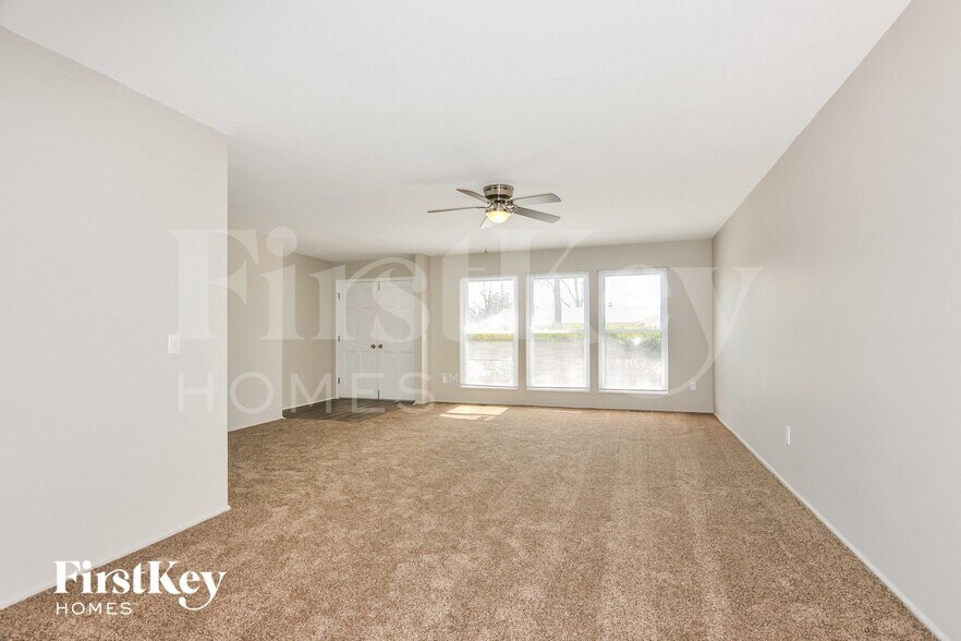 Building Photo - 2545 Cripple Creek Dr