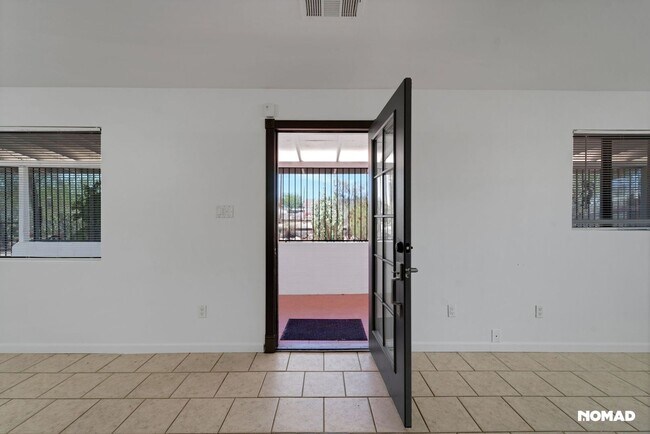 Building Photo - Spacious 3BR House in Phoenix