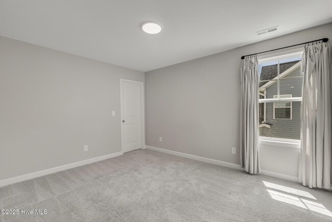 Building Photo - 556 Transom Wy