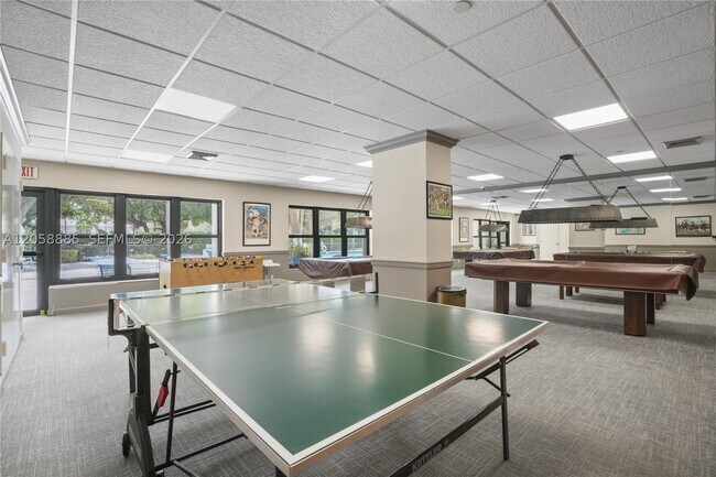 Building Photo - 3200 Port Royale Dr N