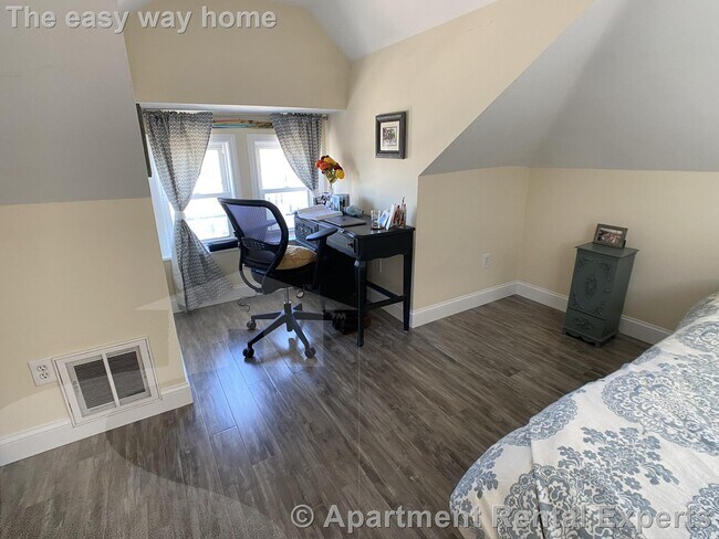 Building Photo - 80 Ten Hills Rd