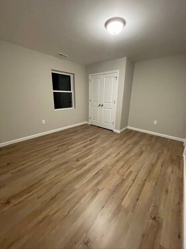 Third Floor Guest Bedroom - 42 Gates St