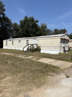 Primary Photo - 13 Flintwood Dr