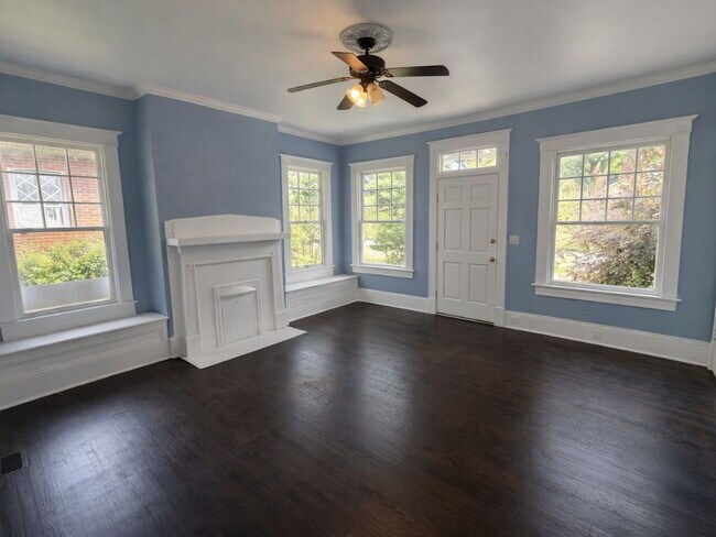 Building Photo - 1025 Hillyer Ave