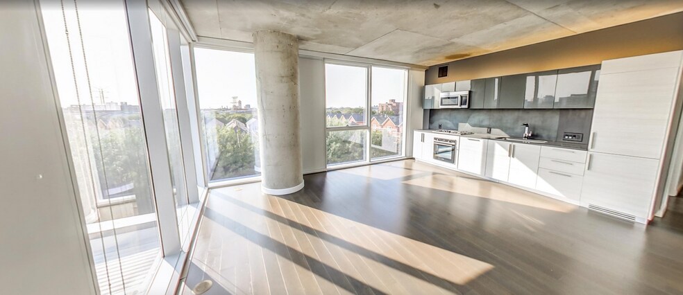 Primary Photo - 1158 N Howe St