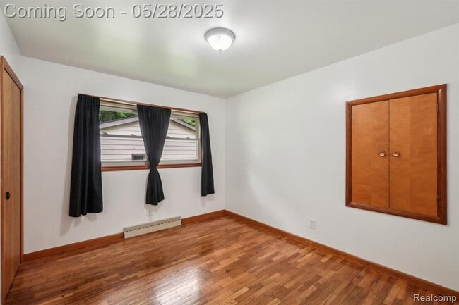 Building Photo - 3005 S Hickory Ridge Rd