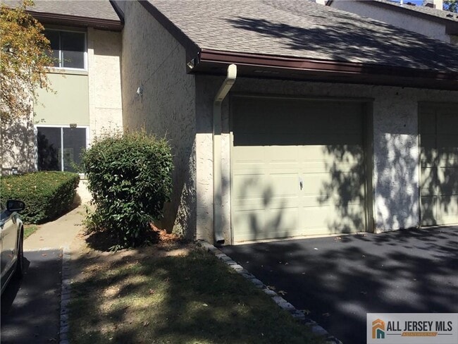 Building Photo - 95 Thoreau Dr