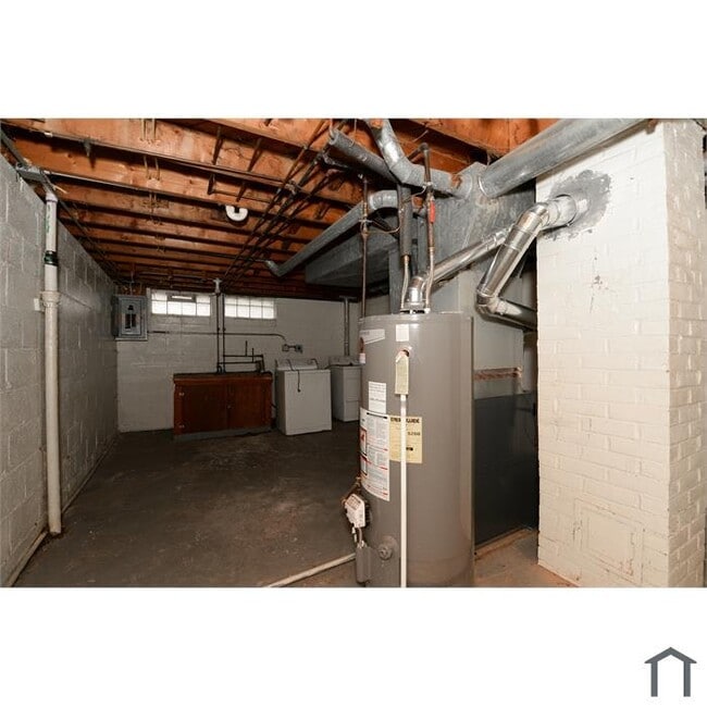 Building Photo - 12328 Grannis Rd