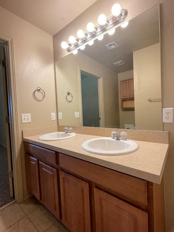 Building Photo - 3631 Vanguard Dr