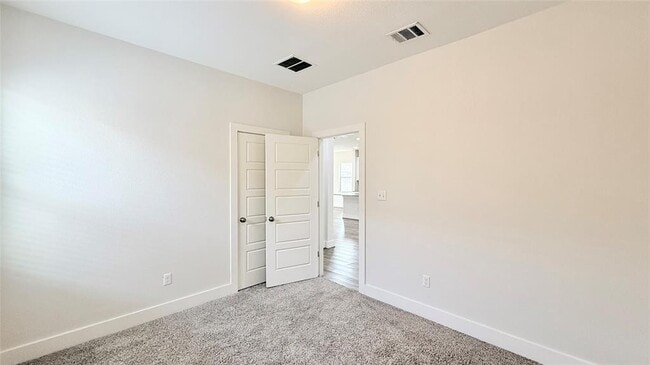 Building Photo - 600 Golden Glory Rd