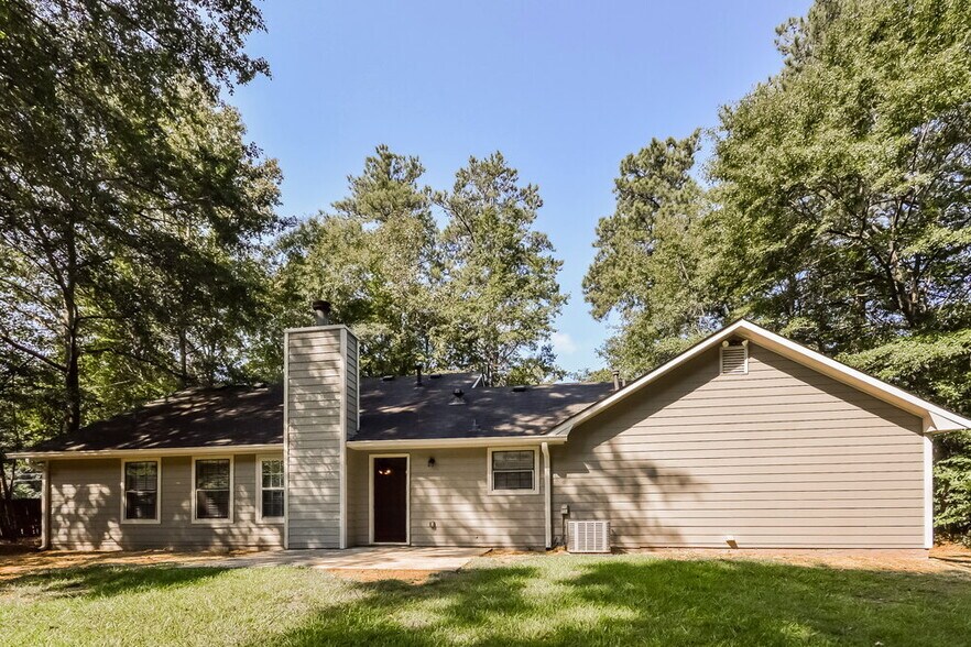 Building Photo - 400 Willow Ln