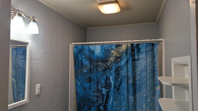 Building Photo - 1400 34th St