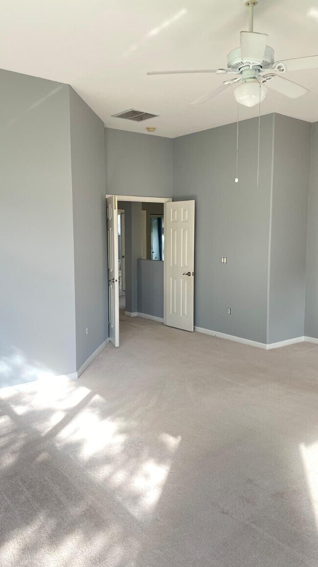 Building Photo - 9814 Shepard Pl