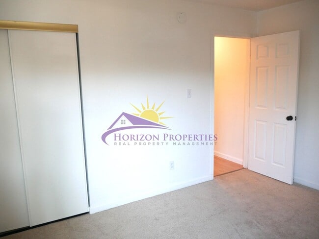 Building Photo - Beautiful 3 Bed 2 Bath 1,543 Sq. Ft. home ...