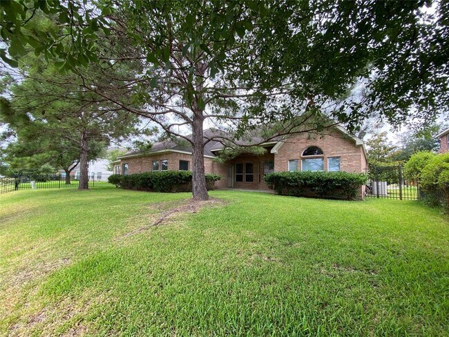 Building Photo - 10122 Meridian Lakes Dr