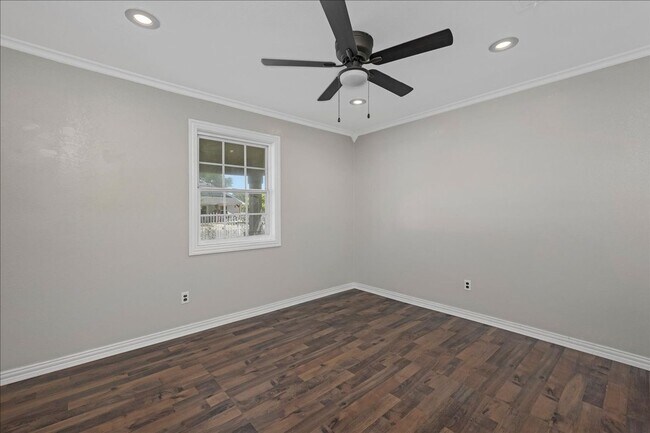 Building Photo - Beautiful large home for Rent