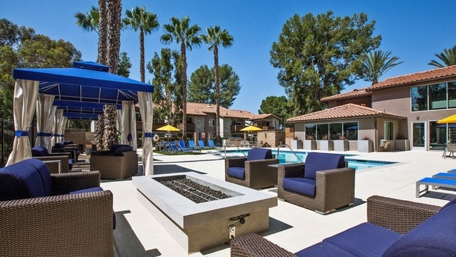 Building Photo - Idyllwillow