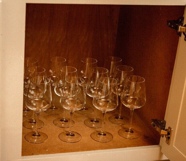 Building Photo - 29 Pinewood Forest Ct