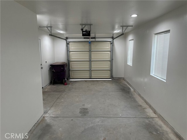 Building Photo - 2161 Myrtle Ave