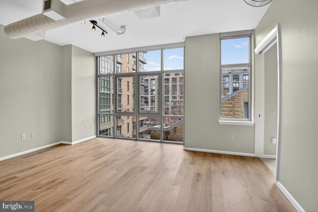 Building Photo - 811 4th St NW